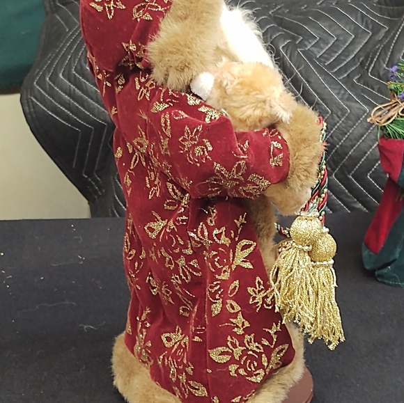 16" Santa - Picture 5 of 7